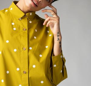 Chemise boutonnée pour femme en popeline 100% coton biologique, col classique, motif à pois, dentelle, coupe ample, manches longues, été - Product Image 6
