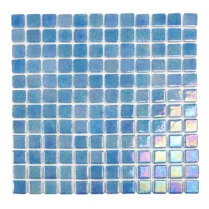 Tuile de verre décorative en nacre bleue tropicale pour mur ou sol de salle de bain de spa, pour crédence de piscine - Product Image 1