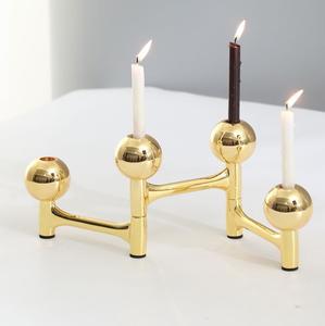 Bougeoir Quatre Lumière Nouveau Design Décor À La Maison Finition Or Décor Élégant Antique Finition Pour L'éclairage - Product Image 1