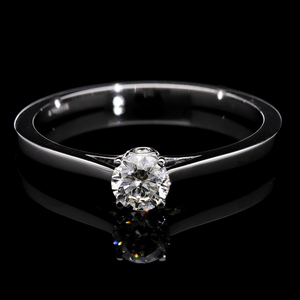 Bague de fiançailles solitaire minimaliste en or 14 carats avec diamant brillant rond naturel de 0,32CTW au design élégant et moderne - Product Image 1