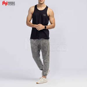 Vêtements de sport pour hommes Débardeur en tricot respirant pour vêtements de sport fabriqués au Pakistan pour la musculation - Product Image 3
