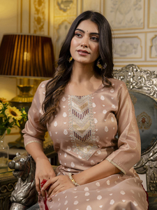 Suministro al por Mayor de Kurtis Rectos Bordados Elegantes para Mujer para Eventos Festivos y Culturales Disponibles a un Precio Razonable - Product Image 4