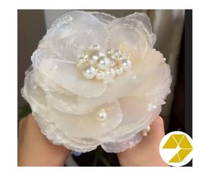 Flor de boda de concha marina única hecha a mano con conchas naturales Flor de boda de concha marina para novia decoración de boda de playa - Product Image 1