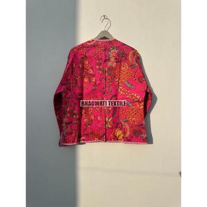 Chaqueta corta con diseño de kimono reversible acolchado de algodón hecho a mano para mujer, ropa de fiesta de oficina con borde crudo bordado, invierno y otoño - Product Image 2