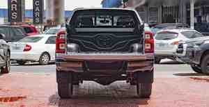 Toyota Hilux SR5 Diesel d'occasion en bon état, boîte manuelle - Product Image 4