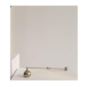 Éteignoir à bougie classique en métal, conçu pour une extinction facile tout en enrichissant l'atmosphère des présentations de bougies traditionnelles - Product Image 2