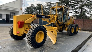 Niveleuse routière 140H de 2007 reconditionnée avec moteur CAT, pompe, PLC et boîte de vitesses à vendre - Product Image 5