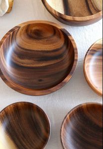 100% assiettes en bois rondes de haute qualité pour Table à manger enfants servant du bois nourriture bébé assiette de service bois d'acacia fabrication à la main - Product Image 2