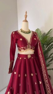 ชุดผ้าลาย georgette lehenga แบบดั้งเดิมพร้อมกระจกและปักเลื่อมเย็บอย่างสมบูรณ์สำหรับงานแต่งงานและงานปาร์ตี้ - Product Image 2