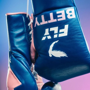 Guantes de Boxeo Profesionales con Cordones - Guantes de Entrenamiento y Sparring de Cuero Premium - Azul y Rosa para Muay Thai y Kickboxing - Product Image 2