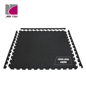 Tapis d'arts martiaux à texture croisée 100x100cm 2cm 40-50D en mousse EVA imperméable pour l'entraînement de MMA, de grappling, de Jiu-Jitsu et de karaté - Product Image 5