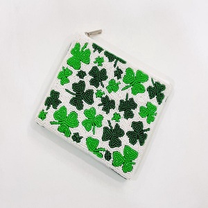Nouvelle arrivée 2026, adorable porte-monnaie pour fête de la Saint-Patrick, porte-monnaie porte-bonheur en forme de trèfle à quatre feuilles, porte-monnaie à perles multi-compartiments, petit portefeuille à perles - Product Image 2
