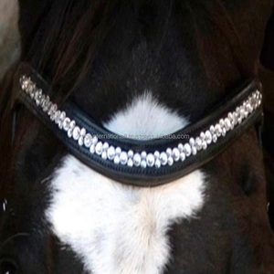 Bracelet en cuir à sourcils de cheval pour animaux, accessoire rembourré doux, de couleur noir ou brun, finition premium, avec chaîne en cristaux de stallx, incrusté - Product Image 4
