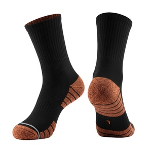 Chaussettes de sport personnalisées avec logo, chaussettes en coton à rayures tendance pour hommes et femmes, OEM ODM, vente en gros de chaussettes - Product Image 1
