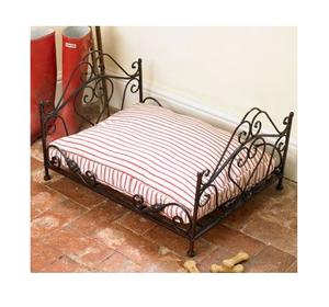 Multi layer insulated metal pet house with thick protective panels and cold resistant features for keeping pets warm in winter - Product Image 3