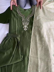 <b>Green</b> <b>Silk</b> Salwar Kameez Dupatta Dress with Handwork Long Pakistani Wedding Function Wear Elegant Party Gown - Product Image 2