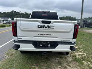 GMC Sierra 3500HD Denali Ultimate Crew Cab 4x4 2024 - Product Image 3