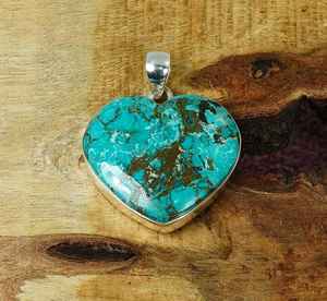 Pendentif en forme de cœur en turquoise fait à la main, argent sterling 925, pierre de naissance d'avril, bijou en pierre précieuse naturelle, cadeau pour elle - Product Image 2
