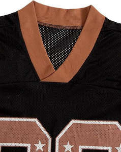 เสื้อฟุตบอลคุณภาพสูงทำจากผ้าโพลีเอสเตอร์เพื่อประสิทธิภาพการเล่นกีฬาที่ยาวนาน - Product Image 3