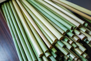 Meilleur prix paille d'herbe de haute qualité fabriquée par 100% pailles d'herbe naturelle pour les boissons chaudes et froides paille à boire d'herbe réutilisable - Product Image 5