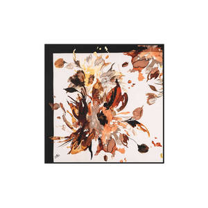Pañuelo Cuadrado Vintage de Poliéster Color Blanco Roto con Diseño Floral Personalizado - Product Image 1