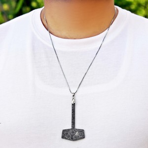 Collar con colgante de martillo de Thor de acero de Damasco para hombre, estilo vintage, regalo temático, regalo de cumpleaños, regalo para él, colgante personalizado - Product Image 1