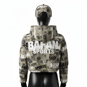 Sweat à capuche court pour femme de qualité supérieure, 300 GSM, polaire doux, imprimé camouflage intégral, logo personnalisé, impression numérique, style streetwear - Product Image 2