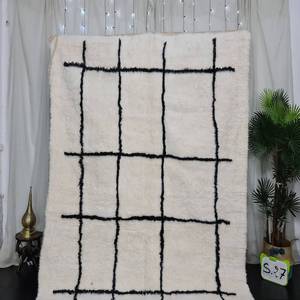 Tapis de créateur à carreaux noirs et blancs tapis de créateur à motif imprimé bloc à la main pour la maison salon et décor de jardin - Product Image 1