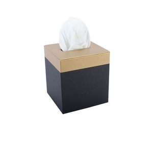 Boîte à serviettes en bois artisanale, design personnalisé, finition blanc laqué, pour la décoration de table de mariage. - Product Image 4