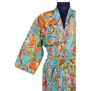 Kimono Ecológico 100% Algodón para Mujer, Cuello en V, Estampado Floral, Túnica de Invierno Kantha, Tela Étnica Tradicional India Hecha a Mano - Product Image 4