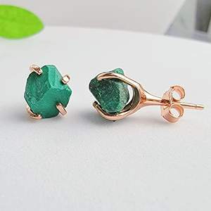 Boucles d'oreilles en malachite de style classique faites à la main 5-7mm plaqué or rose pierres précieuses brutes bijoux en vrac pour femmes - Product Image 3