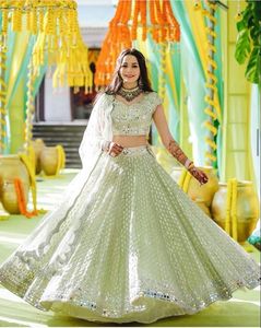 ชุดเดรสผ้าจอร์เจียปักลายผ้าส่าหรีหลากสีของนักออกแบบล่าสุด - Product Image 4