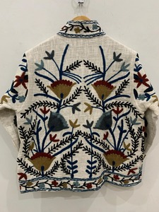 Velours floral TNT Suzani Veste courte d'hiver Veste brodée d'hiver florale Veste courte à fleurs Suzani pour femme - Product Image 4