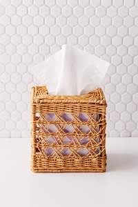 Boîte à mouchoirs en rotin en osier décorative avec construction robuste et finition naturelle pour une utilisation élégante toute l'année - Product Image 6