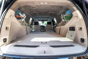 LUXURY RIDE 2022 Escalade ESV 4WD Platinum, Motor V8 de 6.2 Litros, Paquete de Remolque de Alta Resistencia - Product Image 4