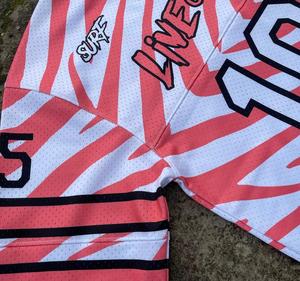 Camiseta sublimada cuadrada con cuello en V personalizada de algodón 100%, Camiseta de gran tamaño de malla de fútbol de estilo Retro Vintage con estampado de patrón sólido - Product Image 3