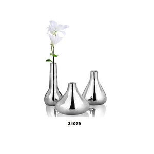 Juego de 3 Jarrones Plateados Pequeños de 3.5-5 Pulgadas de Alto con Acabado Reflectante, Decoración Plateada para el Hogar, Adorno para Mesa de Sala de Estar - Product Image 3