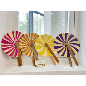 VENTILADORES DE RAFIA HECHOS A MANO DE VIETNAM al por mayor: Mini ventilador de mano colorido con logotipo personalizado, diseños únicos. - Product Image 1