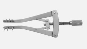 Rétracteurs chirurgicaux auto-retenants 7 cm, pointus, à 4 branches, avec vis de réglage, vente en gros, fabricant pakistanais - Product Image 4