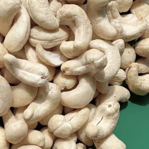 เม็ดมะม่วงหิมพานต์เม็ดมะม่วงหิมพานต์จากเวียดนามใช้ในเชิงพาณิชย์คุณภาพ Ww240 Ww320ในเวลาที่สั้น - Product Image 1