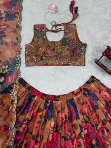 Lehenga Choli de Cristal para Mujer, Traje Étnico Premium para Recepciones, Disponible al por Mayor de un Fabricante Indio - Product Image 6