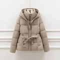 2024 nouveau hiver femmes à capuche doudoune 90% duvet de canard blanc épaissi veste courte femme décontracté vêtements d'extérieur polyvalents - Product Image 3