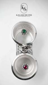 Paire de contenants de rangement en argent design avec support pour la maison, la cuisine, utilisation traditionnelle et cadeaux élégants et festifs - Product Image 3