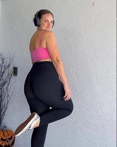 Leggings pour femmes en coton 100% - Taille mi-haute - Respirant - Antibactérien - Vêtements de sport décontractés - Longueur genou - Personnalisable - Meilleur prix - Service OEM - Product Image 1