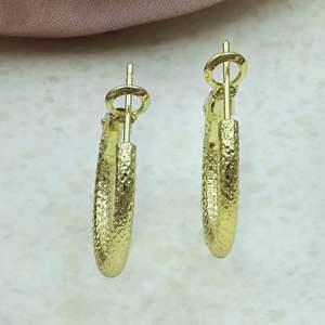 Pendientes de aro rellenos de oro de 14K 18K 24K al por mayor, pendientes de aro redondos clásicos, pendientes de aro de moda, pendientes de aro de oro personalizados. - Product Image 2