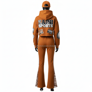 ชุดวอร์มผู้หญิง ผ้าฝ้ายผสมโพลีเอสเตอร์คุณภาพสูง 320 GSM สีน้ำตาล ดีไซน์ขาบาน พร้อมโลโก้ปัก  ไซส์พลัส - Product Image 2