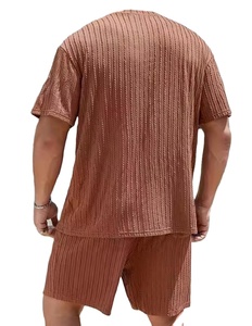Ensemble décontracté 2 pièces pour homme : chemise à manches courtes et short – Fournisseur de tenues streetwear tendance pour homme - Product Image 2