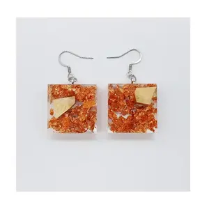 Boucles d'oreilles pendantes pour femmes en bois et résine de haute qualité, styles tendance avec perle et pierre de diamant par ABDUL REHMAN ENTERPRISES - Product Image 6