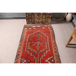 Tapis de 3,2 x 11 pieds, tapis turc vintage, tapis rouge uni - Product Image 3