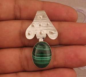 Colgante de malaquita verde Natural 10x14mm Ajuste de bisel hecho a mano sólido 925 joyería de plata esterlina mujeres regalo fabricante India - Product Image 3